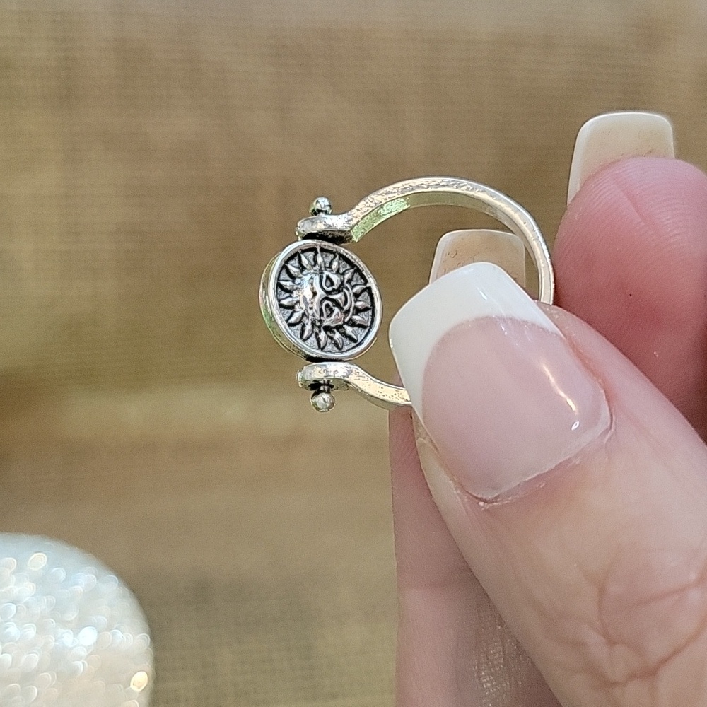 SUN AND MOON FLIP RING - Picture 2 of 5